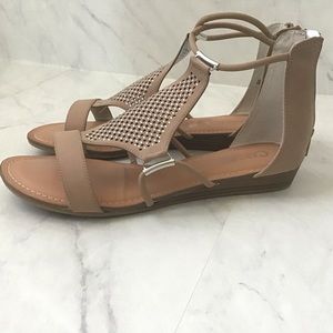 Carlos Santana Tan Sandals Rhinestones 8.5 Brown